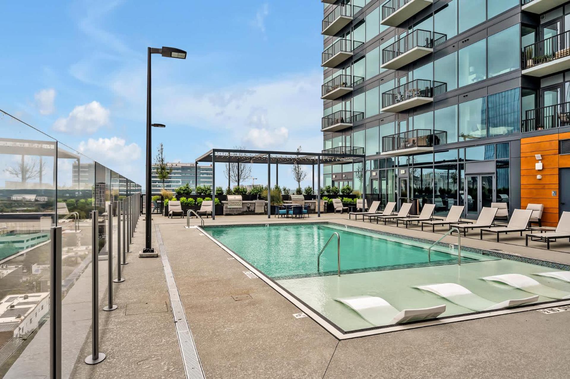 High-Rise Apt Raleigh Free Parking & Sunset View 1 Exterior foto