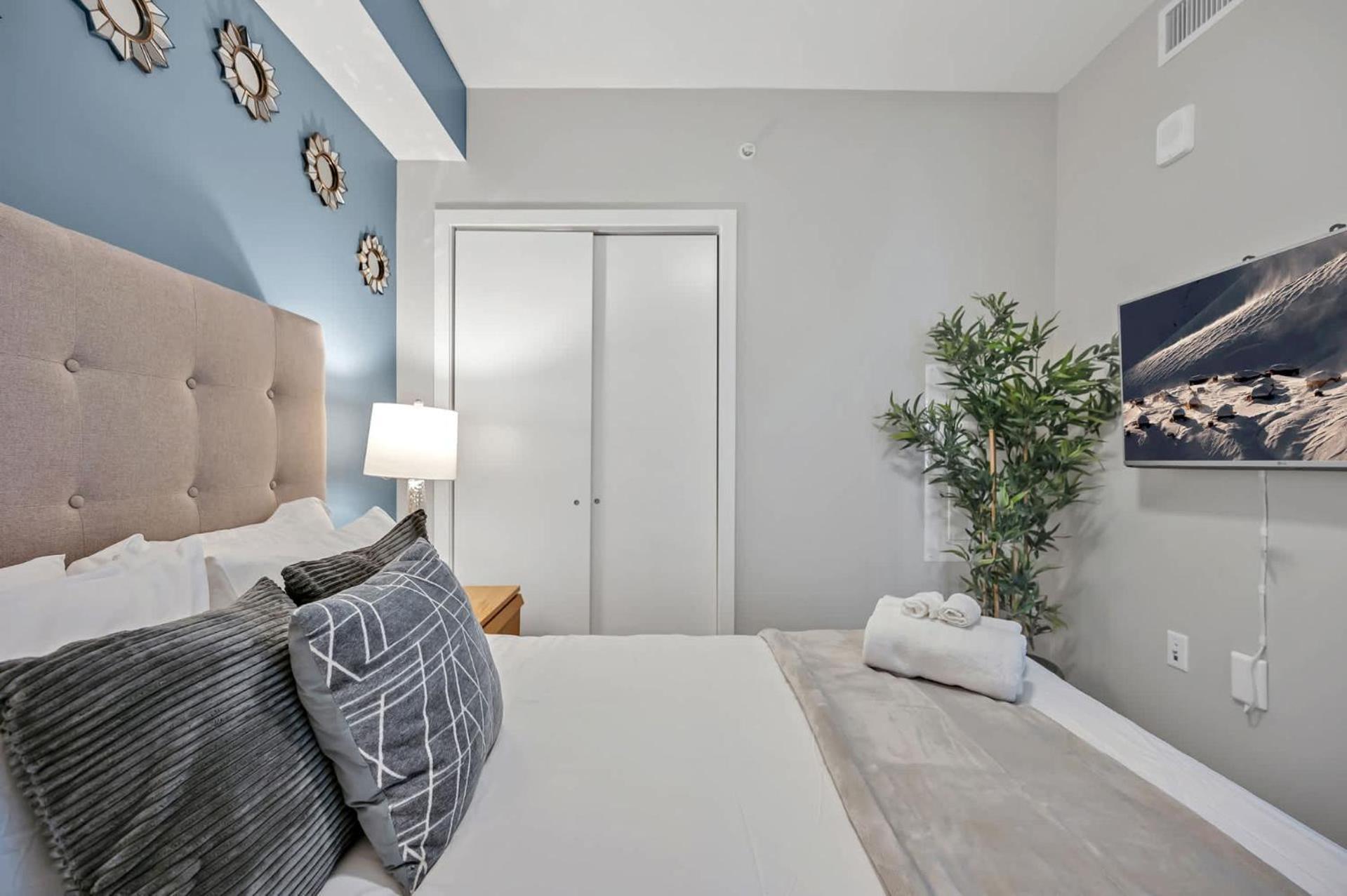 High-Rise Apt Raleigh Free Parking & Sunset View 1 Exterior foto