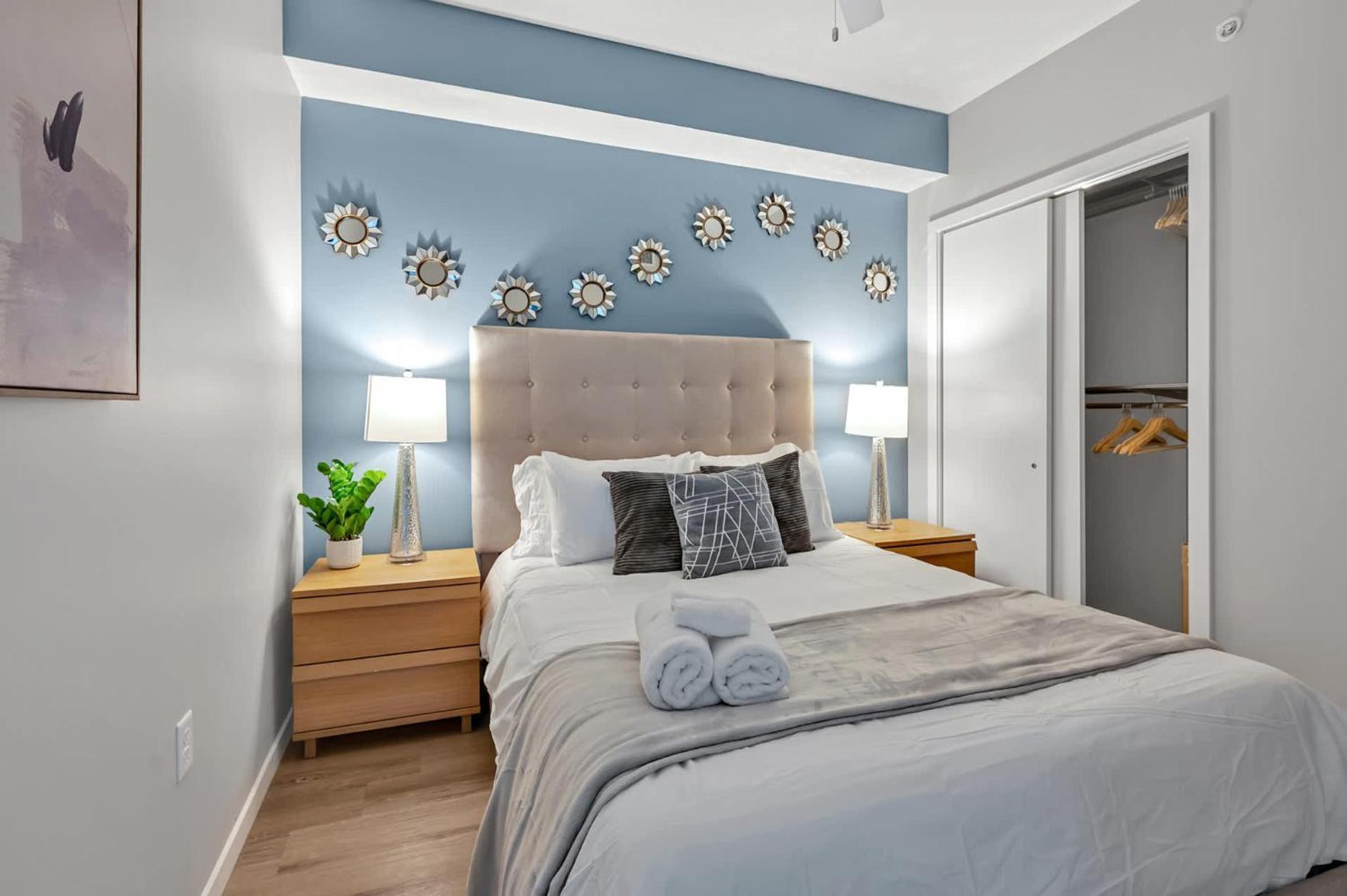 High-Rise Apt Raleigh Free Parking & Sunset View 1 Exterior foto
