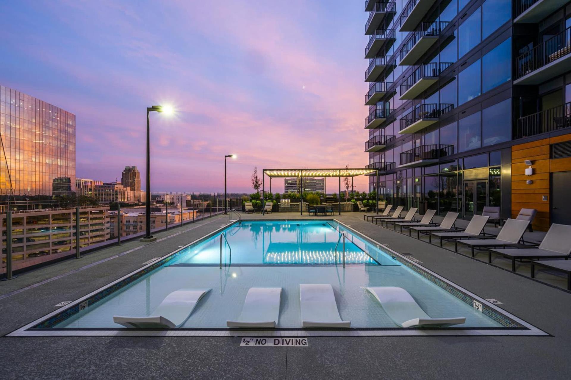High-Rise Apt Raleigh Free Parking & Sunset View 1 Exterior foto
